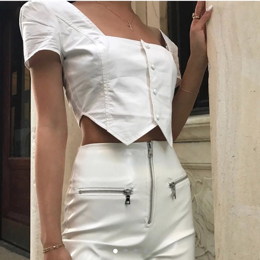 I AM GIA white top 🕊
